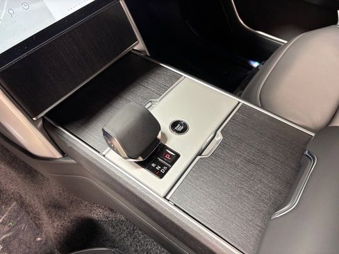 New 2025 Land Rover Range Rover SE image 13