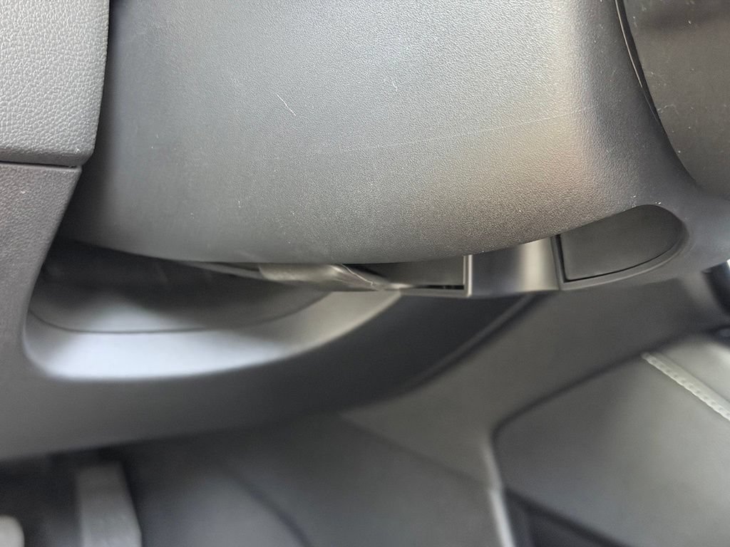 Used 2025 Chevrolet Traverse LT FWD image 47