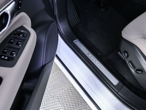 New 2026 Volvo XC90 T8 Plus w/ Protection Package AWD/4WD image 8