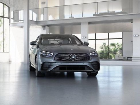 Used 2023 Mercedes-Benz E 450 4MATIC Sedan image 9