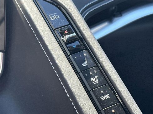 Used 2023 Chevrolet Corvette Stingray Premium Conv w/ Z51 Performance Package image 17