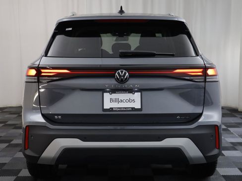 New 2026 Volkswagen Tiguan SE image 15