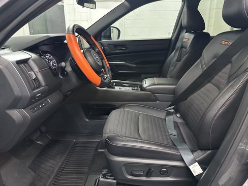 Used 2025 Nissan Pathfinder Rock Creek image 19