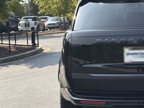 Used 2023 Land Rover Range Rover Long Wheelbase First Edition AWD/4WD image 22