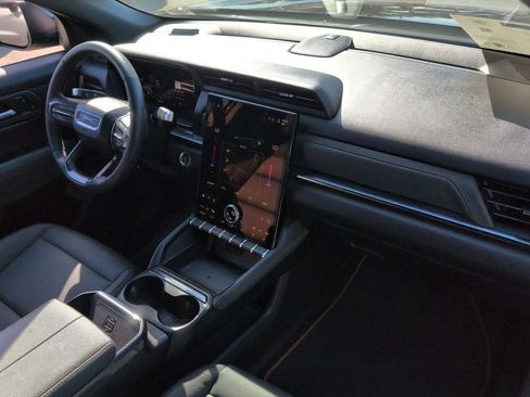 Certified 2026 GMC Terrain AT4 image 29