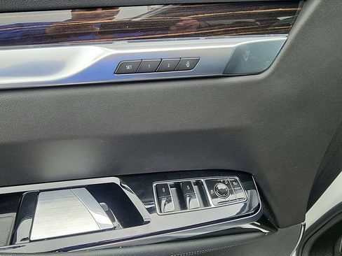 Certified 2025 Cadillac Escalade ESV Premium Luxury AWD/4WD image 22