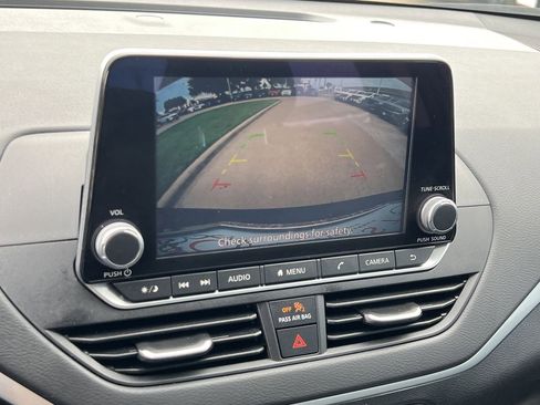 Certified 2025 Nissan Altima 2.5 S FWD image 14
