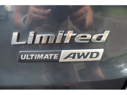 Used 2017 Hyundai Santa Fe Limited w/ Cargo Package AWD/4WD image 8