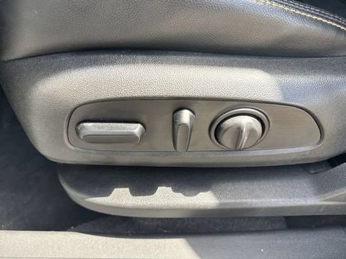 Used 2021 Chevrolet Equinox LT AWD/4WD image 12