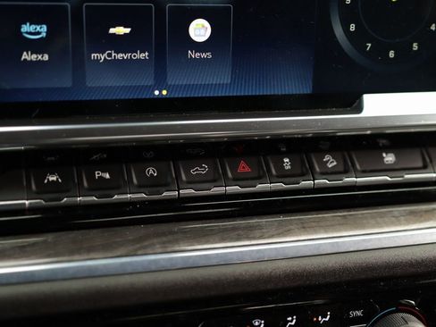 Used 2024 Chevrolet Silverado 1500 LTZ image 17