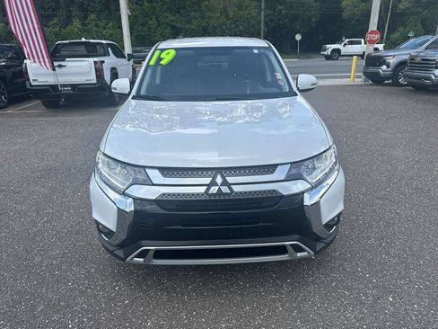 Used 2019 Mitsubishi Outlander SE FWD image 11