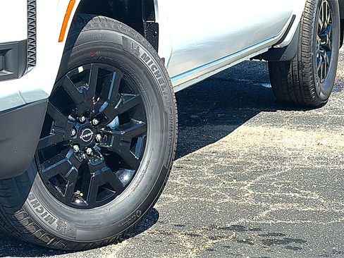 New 2026 Nissan Frontier SV w/ Tow Package AWD/4WD image 3
