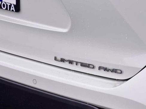 Used 2021 Toyota Highlander Limited image 11