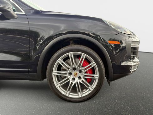 Used 2015 Porsche Cayenne Turbo AWD/4WD image 20