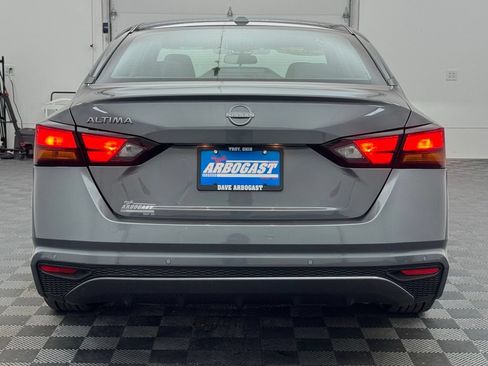 Used 2025 Nissan Altima 2.5 SV FWD image 6