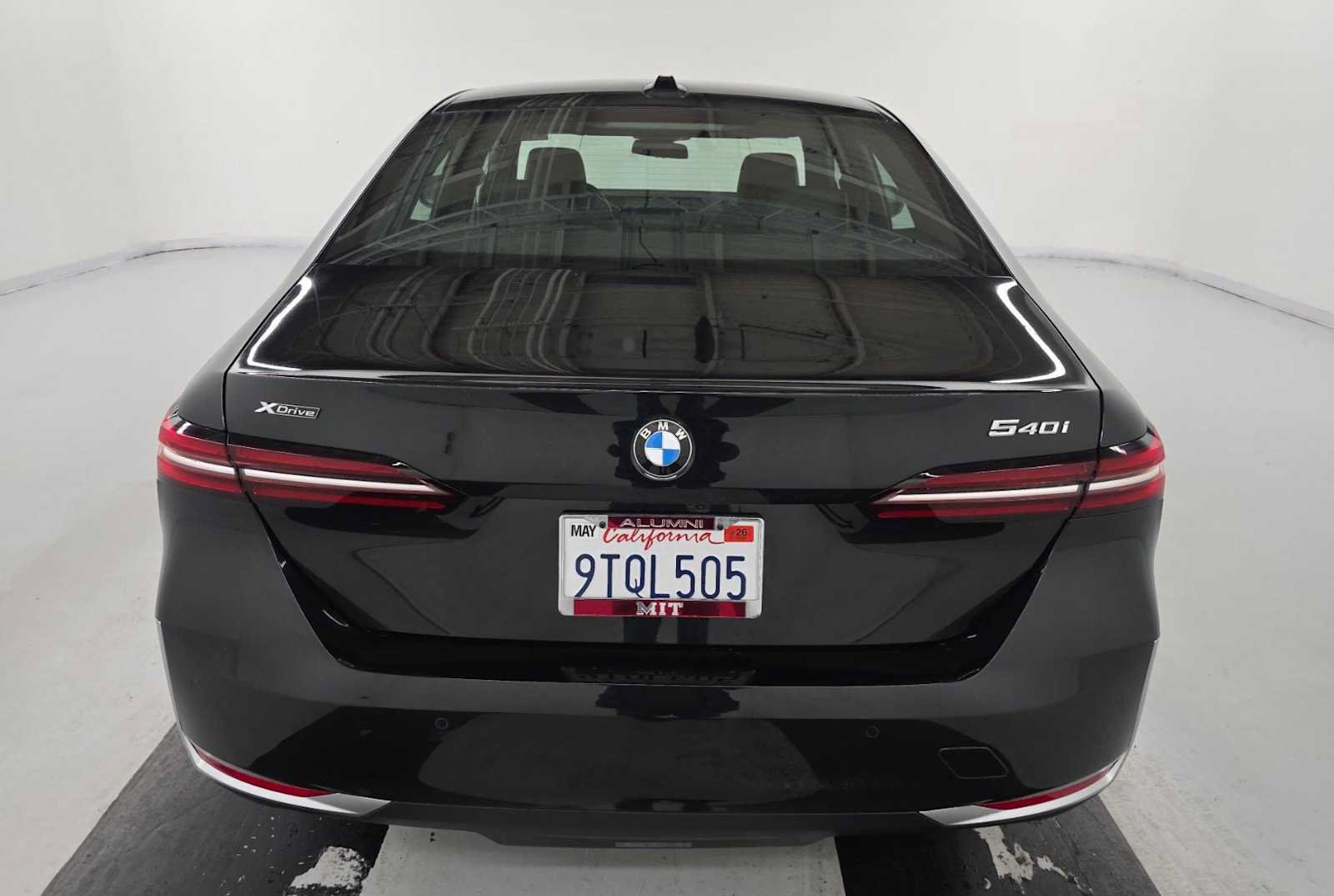 Used 2025 BMW 540i xDrive w/ Premium Package AWD/4WD image 5