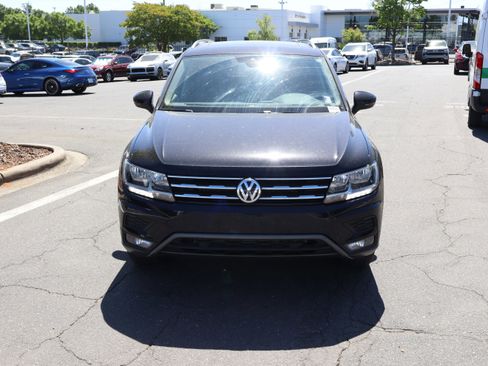Used 2021 Volkswagen Tiguan SEL image 3