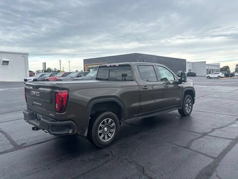 Used 2024 GMC Sierra 1500 AT4 w/ Technology Package AWD/4WD image 10