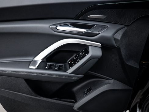 New 2025 Audi Q5 Premium Plus image 12