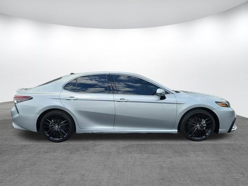 Used 2023 Toyota Camry XSE FWD image 4