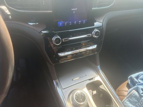 Used 2024 Ford Explorer King Ranch w/ Technology Package image 9