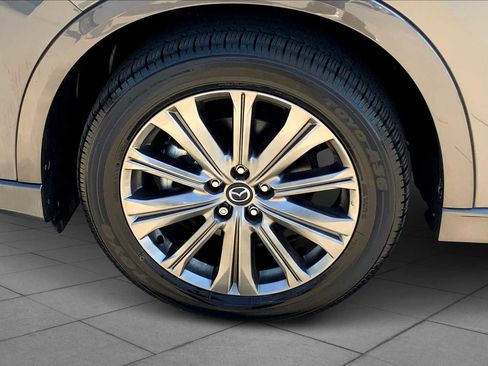 Certified 2025 MAZDA CX-5 Signature image 9