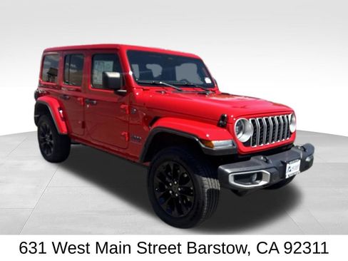 Used 2025 Jeep Wrangler Unlimited Sahara w/ Safety Group AWD/4WD image 2