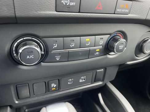 Used 2024 Nissan Frontier S w/ Technology Package image 30