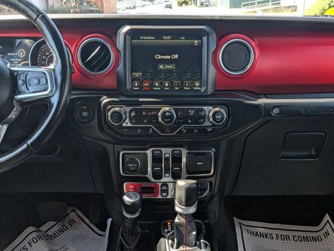 Used 2021 Jeep Wrangler Unlimited Rubicon w/ Uconnect 4C Nav & Sound Group AWD/4WD image 10