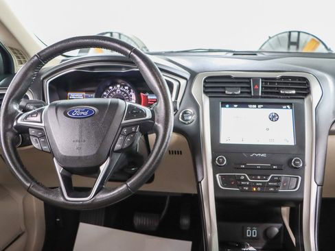Used 2019 Ford Fusion SEL image 17
