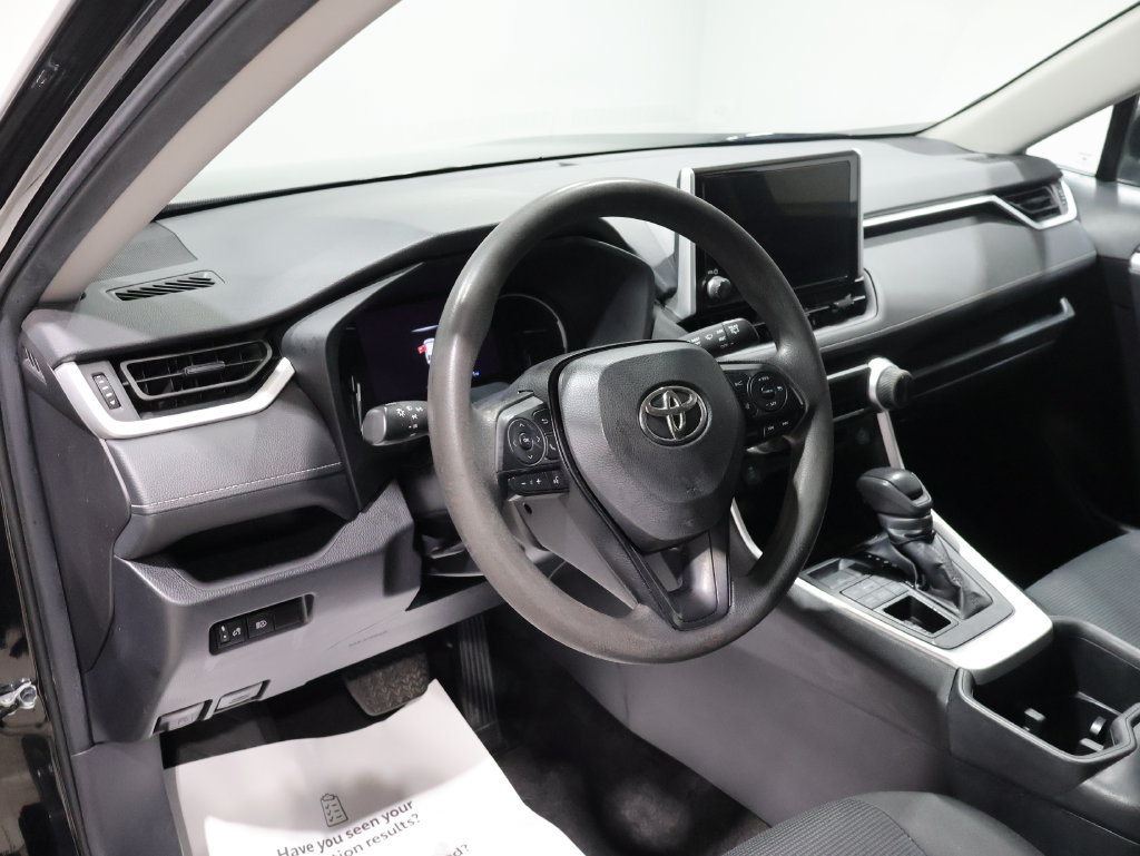 Used 2024 Toyota RAV4 LE AWD/4WD image 15