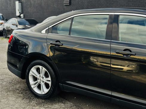 Used 2015 Ford Taurus SEL AWD/4WD image 5