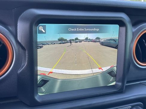 Used 2022 Jeep Gladiator Mojave w/ Cold Weather Group AWD/4WD image 17