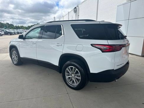 Used 2023 Chevrolet Traverse LT AWD/4WD image 12