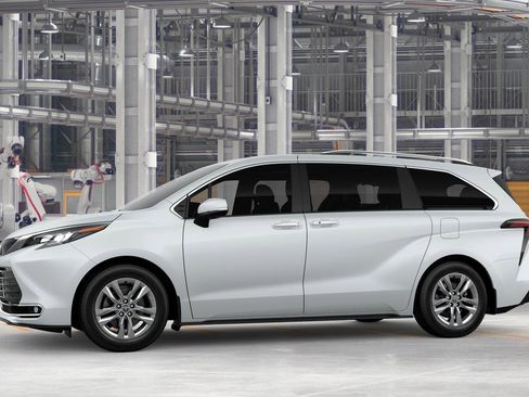 New 2026 Toyota Sienna Limited FWD image 3
