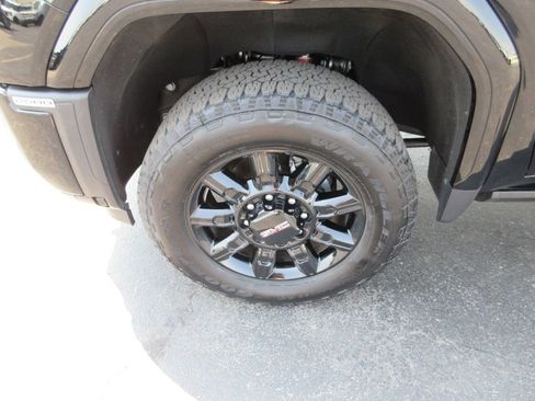 Certified 2025 GMC Sierra 2500 AT4 w/ AT4 Premium Plus Package AWD/4WD image 15