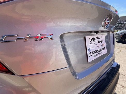 Used 2020 Toyota C-HR XLE image 29