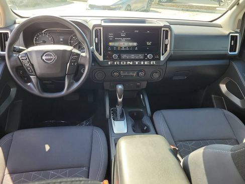 Certified 2025 Nissan Frontier SV RWD image 19