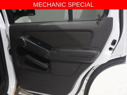 Used 2010 Ford Explorer XLT image 17