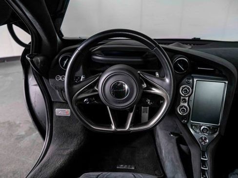 Used 2018 McLaren 720S Performance image 17