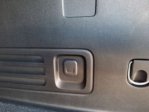 Used 2020 Chevrolet Traverse LT w/ Driver Confidence II Package image 31