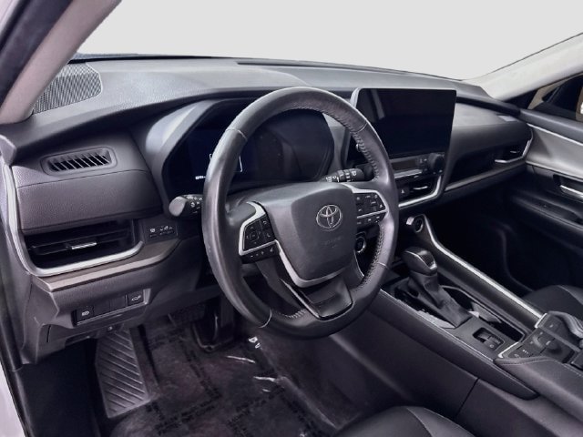 Certified 2025 Toyota Grand Highlander FWD image 10