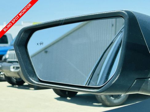 Used 2024 Chevrolet Equinox LT w/ LPO, Floor Liner Package FWD image 8