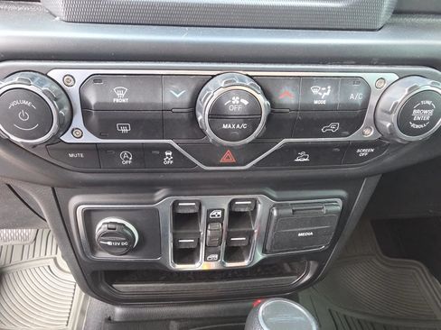 Used 2023 Jeep Gladiator Sport AWD/4WD image 20