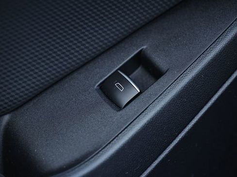 Used 2025 Chevrolet Equinox RS image 23