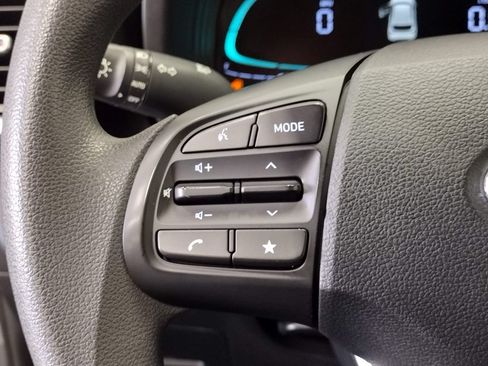 Certified 2023 Hyundai Venue SE FWD image 23