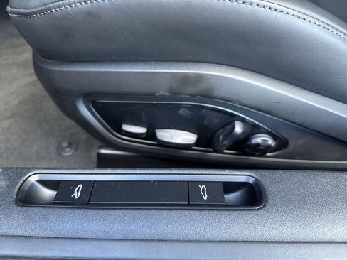 Used 2025 Porsche 911 Carrera image 16