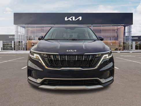 Certified 2024 Kia Carnival LX image 7