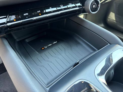 New 2025 Chevrolet Equinox EV RS image 26