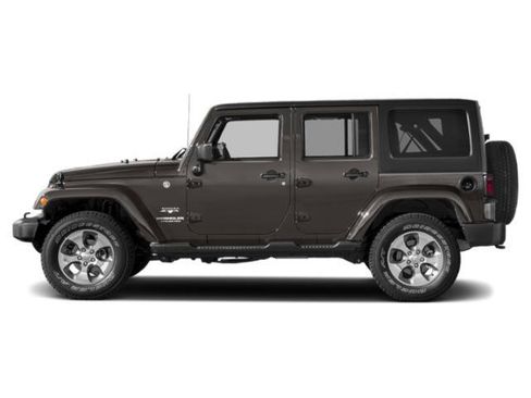 Used 2018 Jeep Wrangler Unlimited Sahara AWD/4WD image 3